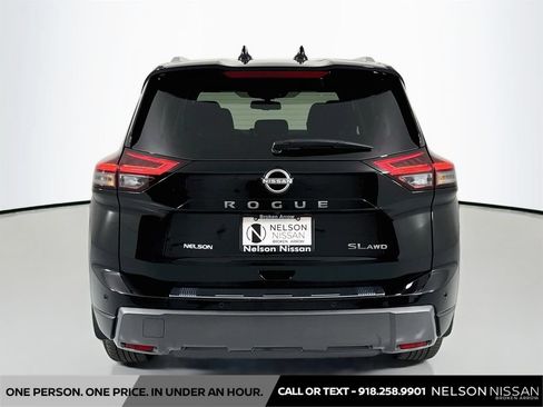 Certified 2025 Nissan Rogue SL w/ Tech Package AWD/4WD image 6
