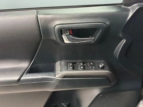 Used 2016 Toyota Tacoma TRD Off-Road w/ Towing Package RWD image 16
