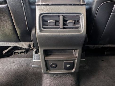 Used 2024 Ford Edge Titanium image 18