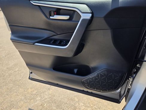 Used 2025 Toyota RAV4 XLE FWD image 26