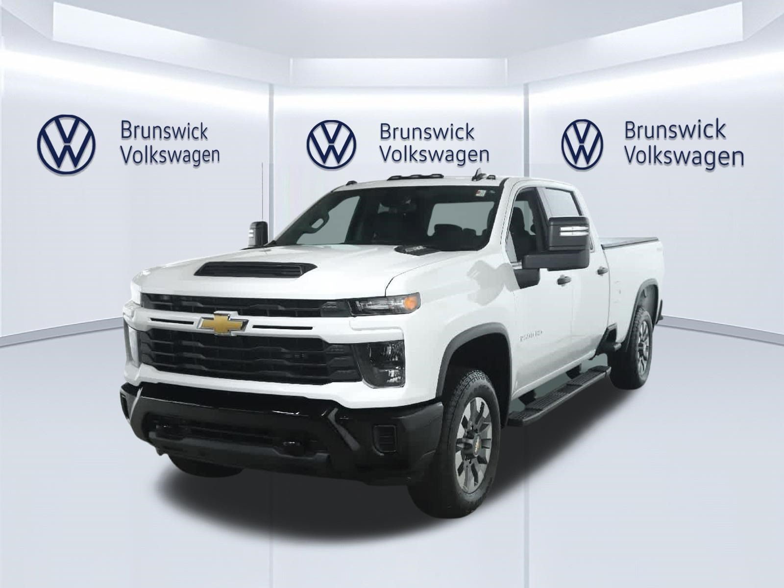 Used 2025 Chevrolet Silverado 2500 Custom w/ Custom Convenience Package AWD/4WD image 1