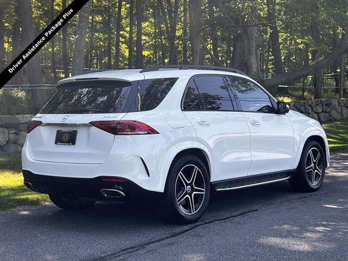 Used 2020 Mercedes-Benz GLE 450 4MATIC w/ AMG Line Exterior image 4