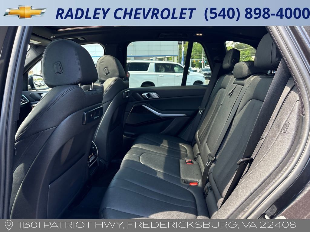 Used 2021 BMW X5 xDrive40i w/ Convenience Package AWD/4WD image 12