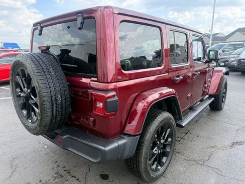 Used 2021 Jeep Wrangler Unlimited Sahara w/ Cold Weather Group AWD/4WD image 6