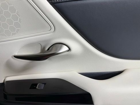 New 2025 Lexus ES 350 w/ Premium Package image 30