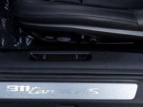 Certified 2024 Porsche 911 Targa 4S image 76