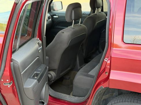 Used 2016 Jeep Patriot Latitude image 11