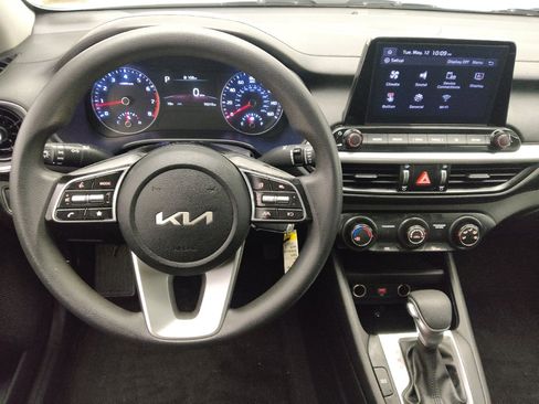 Used 2022 Kia Forte LXS FWD image 22