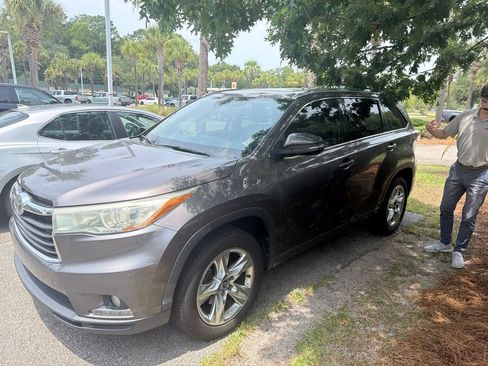 Used 2016 Toyota Highlander Limited Platinum FWD image 8