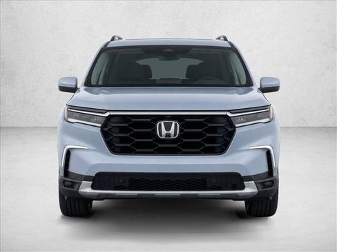 Used 2023 Honda Pilot Touring image 2
