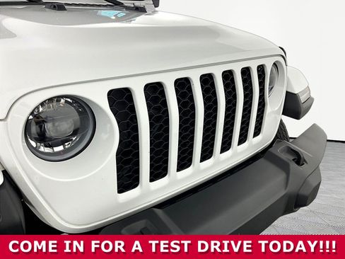 Used 2023 Jeep Gladiator Sport AWD/4WD image 31