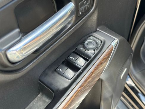 Used 2019 Chevrolet Silverado 1500 High Country w/ High Country Premium Package AWD/4WD image 14