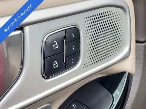 Certified 2021 Ford Explorer Platinum w/ Equipment Group 601A AWD/4WD image 9