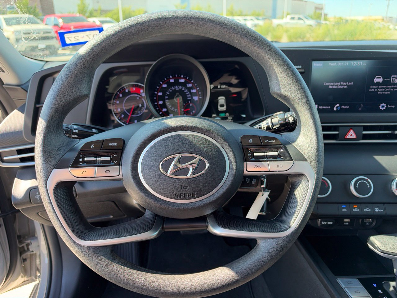 Used 2023 Hyundai Elantra SE FWD image 12