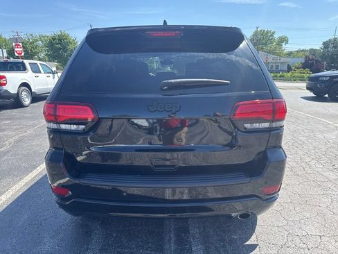 Used 2019 Jeep Grand Cherokee Altitude AWD/4WD image 5