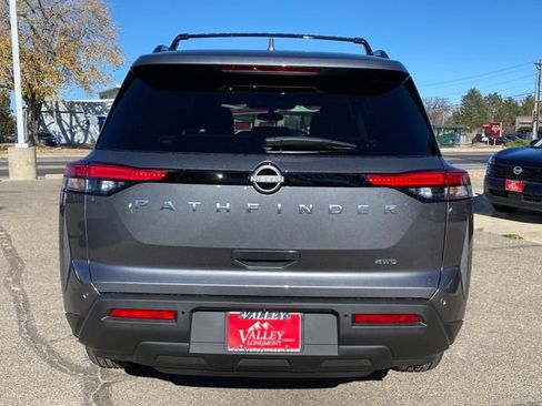 New 2025 Nissan Pathfinder SV image 4