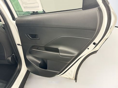Used 2025 Hyundai Kona SEL AWD/4WD image 31