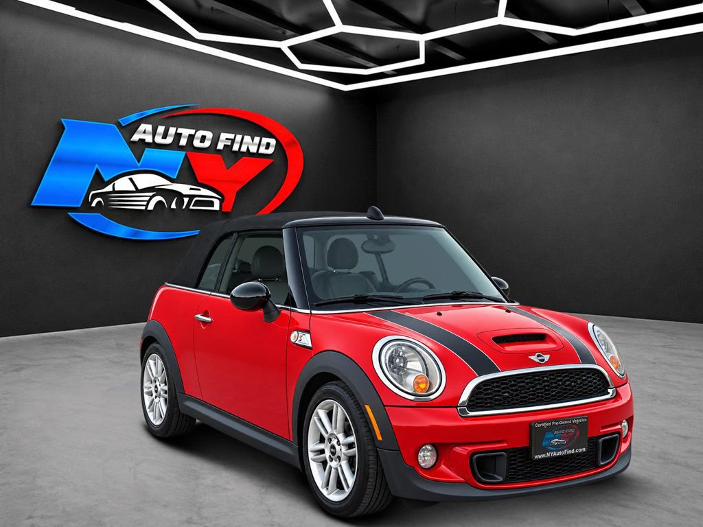 Used 2013 MINI Cooper S w/ Always Open Pkg FWD image 2