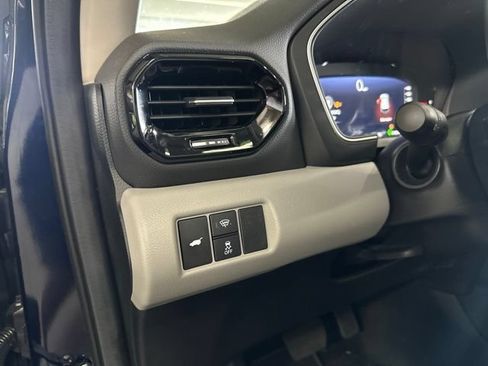 Certified 2025 Honda Pilot Elite image 13