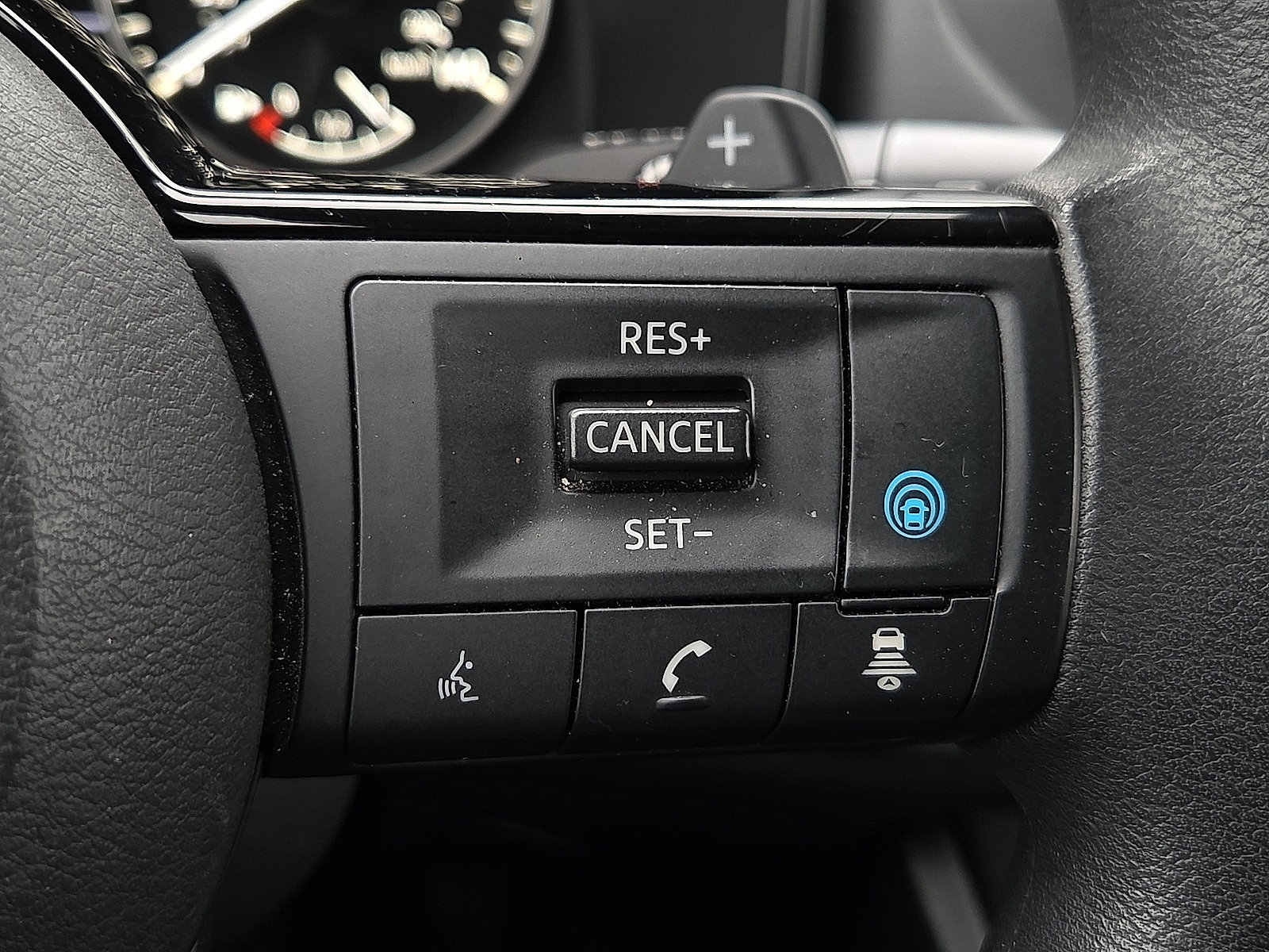 Used 2023 Nissan Rogue SV FWD image 19