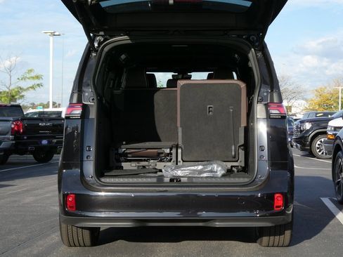 New 2025 Volkswagen ID. Buzz Pro S image 22