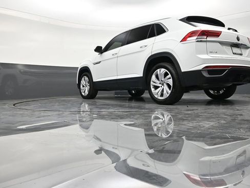 Used 2020 Volkswagen Atlas Cross Sport SEL image 23