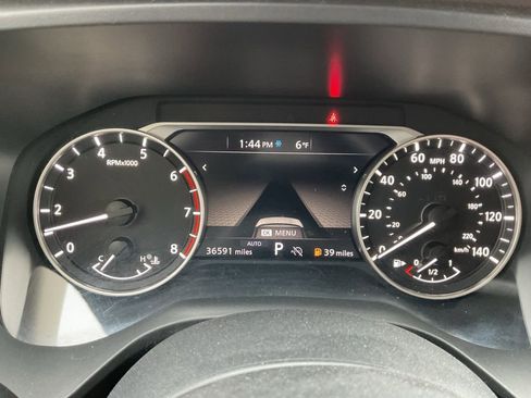 Used 2023 Nissan Rogue SV image 12