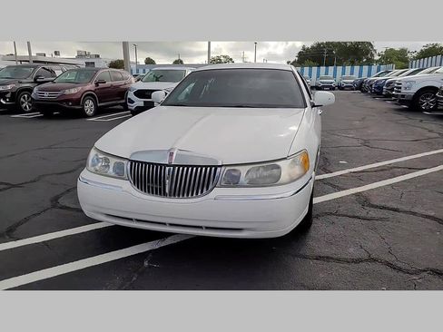 Used 2001 Lincoln Town Car Executive image 33