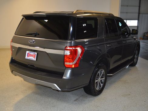 Used 2020 Ford Expedition XLT w/ Equipment Group 202A AWD/4WD image 3