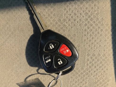 Used 2012 Toyota Corolla L FWD image 28