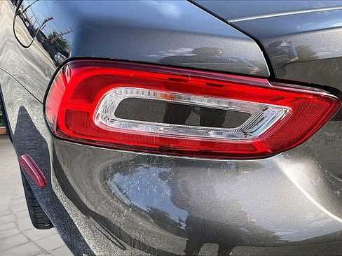 Used 2017 FIAT 124 Spider Lusso RWD image 23