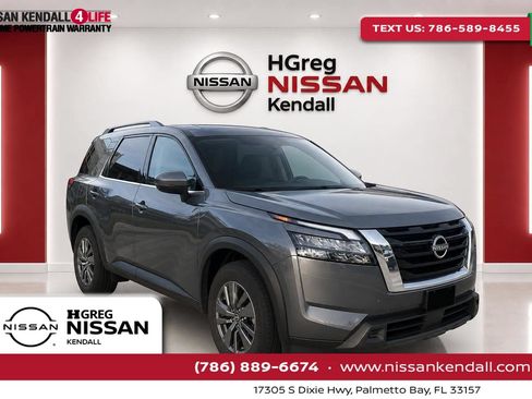 Used 2024 Nissan Pathfinder SV FWD image 1