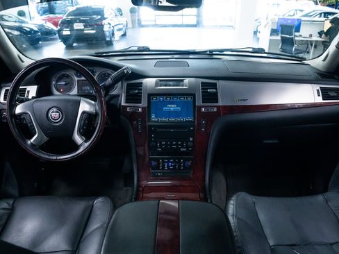 Used 2010 Cadillac Escalade 4WD Hybrid image 8