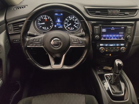 Used 2020 Nissan Rogue SV w/ Premium Package image 22