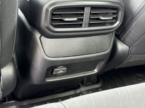 Used 2025 Honda Ridgeline Sport image 11