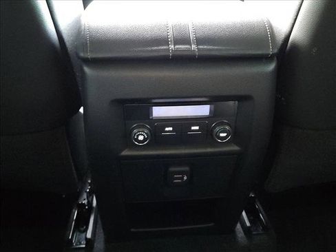 Certified 2023 Chevrolet Traverse LT image 16