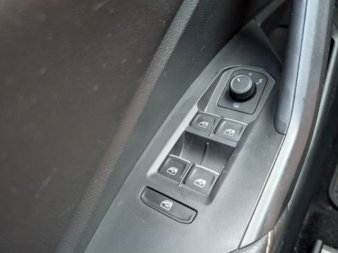 Used 2023 Volkswagen Jetta S image 32