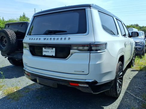 Used 2023 Jeep Grand Wagoneer Series III AWD/4WD image 8
