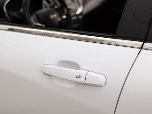 Used 2024 Chevrolet Equinox LT image 33