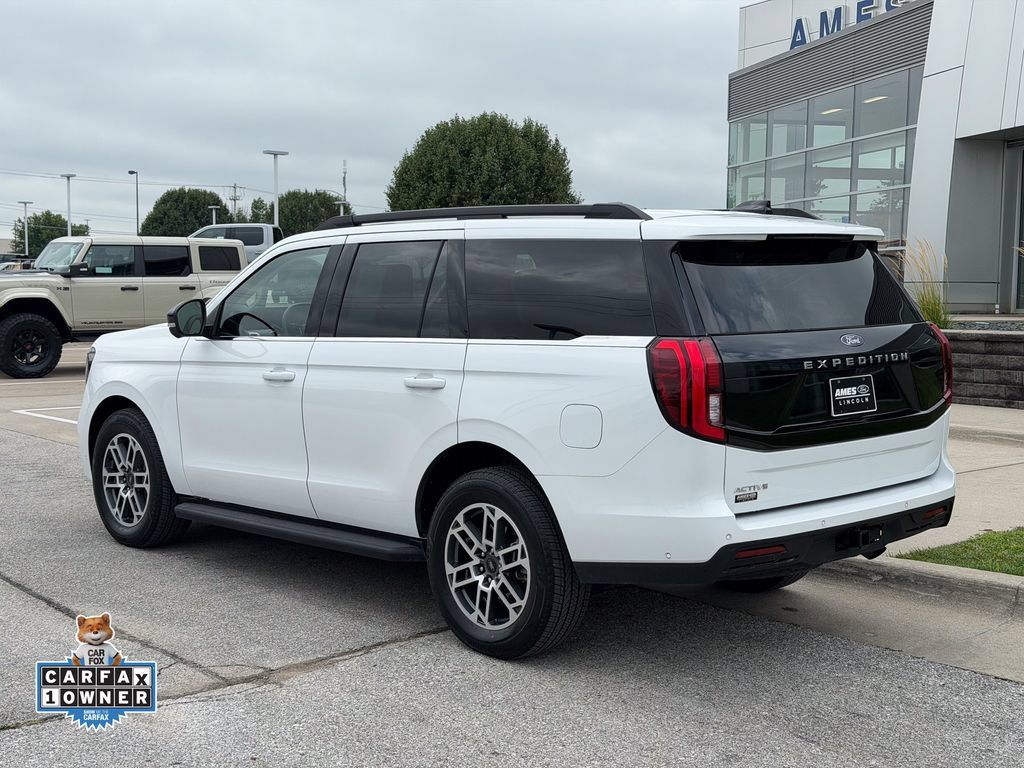 Certified 2025 Ford Expedition Active AWD/4WD image 4
