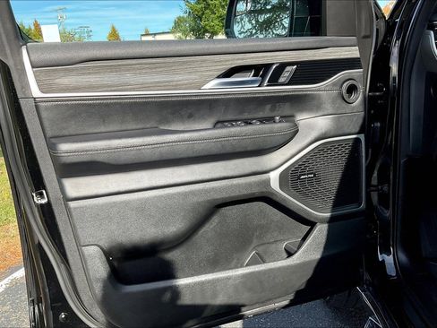 Used 2022 Jeep Wagoneer Series II image 21