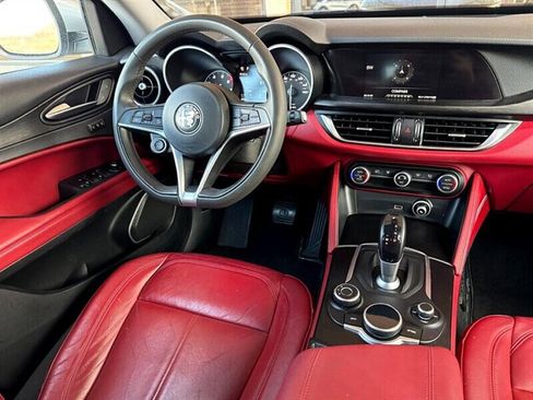 Used 2018 Alfa Romeo Stelvio AWD image 17