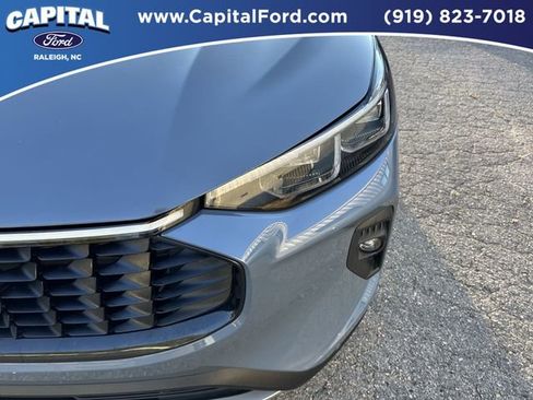 Certified 2025 Ford Escape Platinum w/ Premium Technology Package image 11