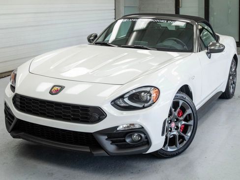 Used 2020 FIAT 124 Spider Abarth w/ Convenience Group image 12