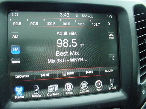 Used 2014 Jeep Cherokee Trailhawk w/ Comfort/Convenience Group image 17