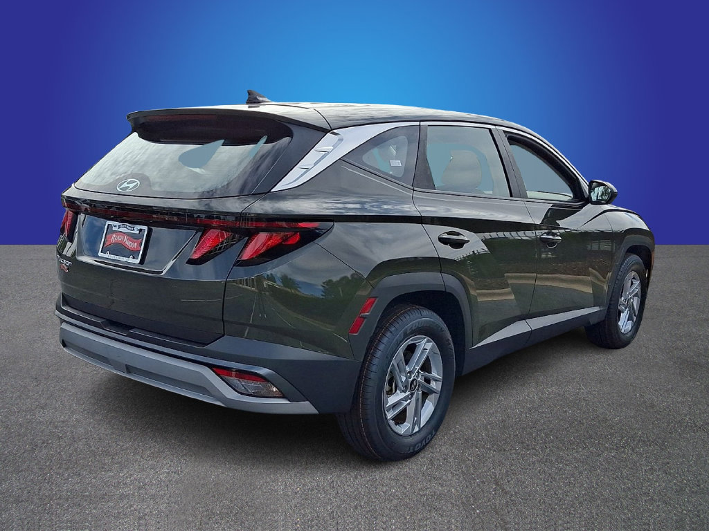 Used 2025 Hyundai Tucson SE FWD image 4