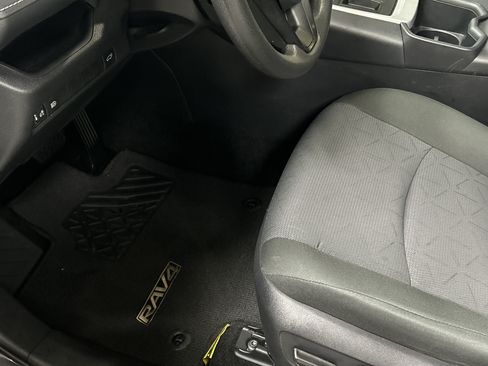 Used 2025 Toyota RAV4 XLE w/ Convenience Package FWD image 17