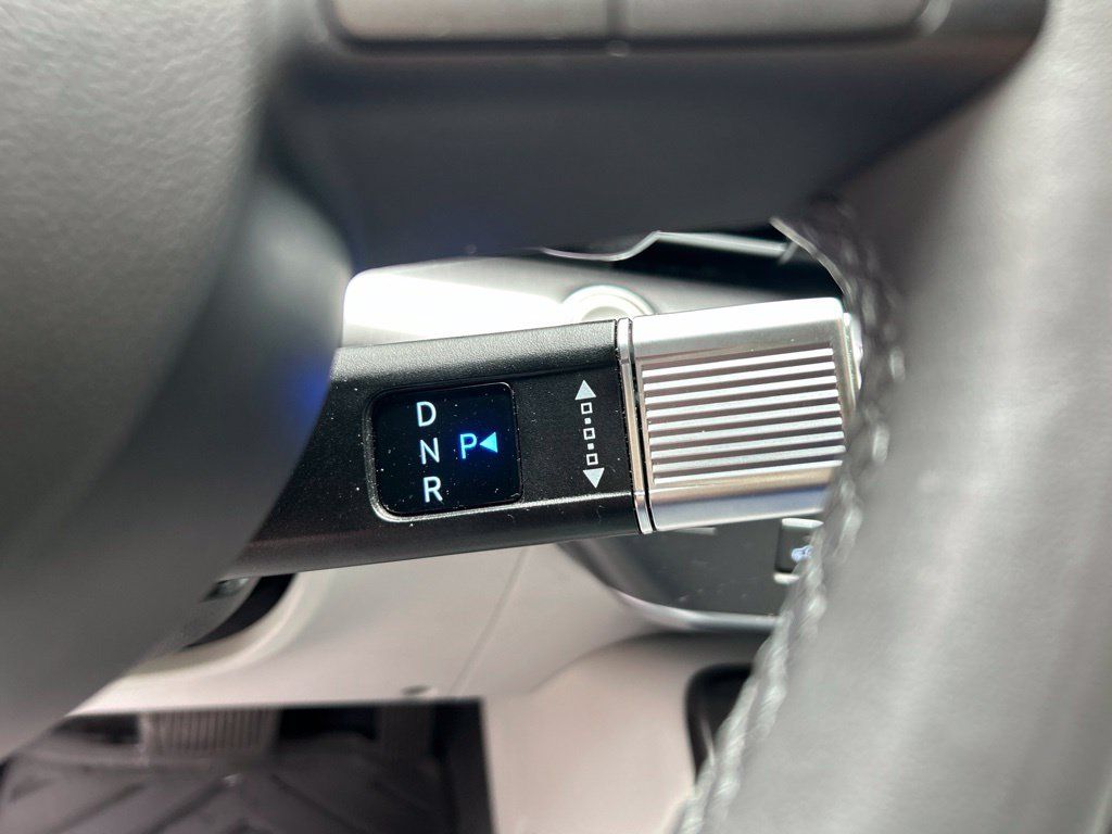 Used 2025 Hyundai Kona SEL FWD image 20