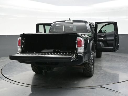 Used 2020 Toyota Tacoma TRD Off-Road w/ Technology Package AWD/4WD image 41