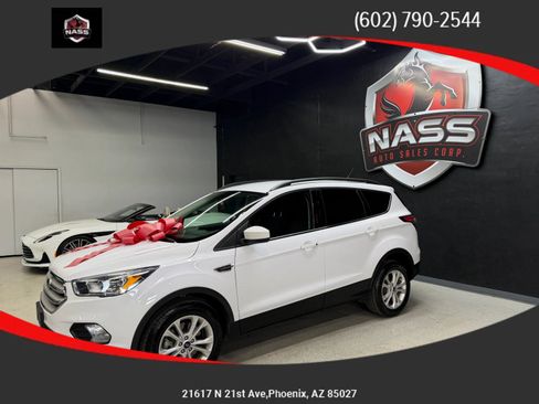 Used 2019 Ford Escape SE AWD/4WD image 1